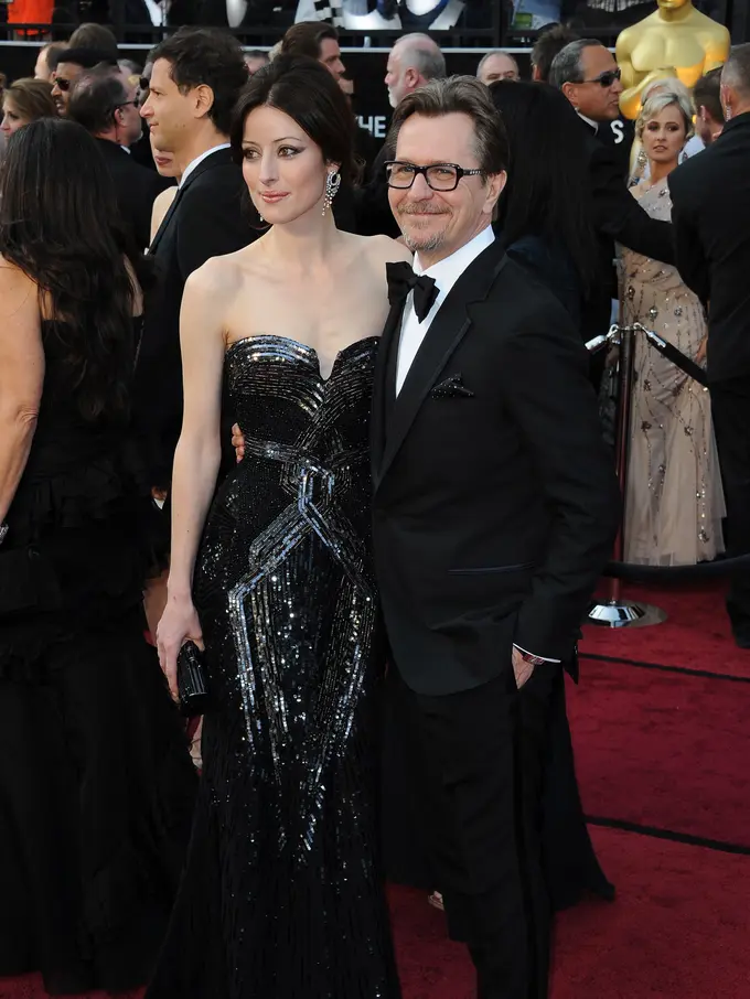 [Bintang] Gary Oldman dan Alexandra Edenborough