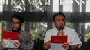 Ketua MK, Arief Hidayat memberi keterangan saat konferensi pers di Jakarta, Jumat (27/1). MK memutuskan membebastugaskan Hakim Konstitusi Patrialis Akbar pascatertangkap tangan oleh KPK. (Liputan6.com/Faizal Fanani)