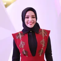 Tampil cantik disetiap kesempatan. Apalagi, Dewi Sandra menjadi salah satu brand ambasador yang mengharuskan tampil maksimal setiap kesempatan. (Galih W. Satria/Bintang.com)