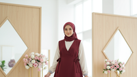 7 Cara Memilih Gamis Kombinasi Rompi untuk Berbagai Postur Tubuh dan Acara, Lengkap dengan Rekomendasi Bahan & Perawatan