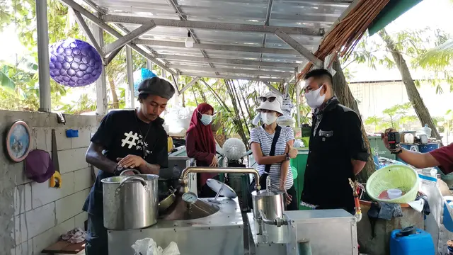 Get Plastic Indonesia mengubah sampah plastik menjadi bahan bakar minyak (BBM)