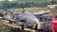 Kapal Dishub Mamuju terbakar