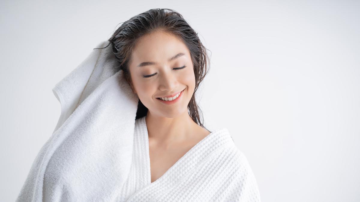 Coba Tips Keringkan Rambut Tanpa Pakai Hair Dryer On Off 