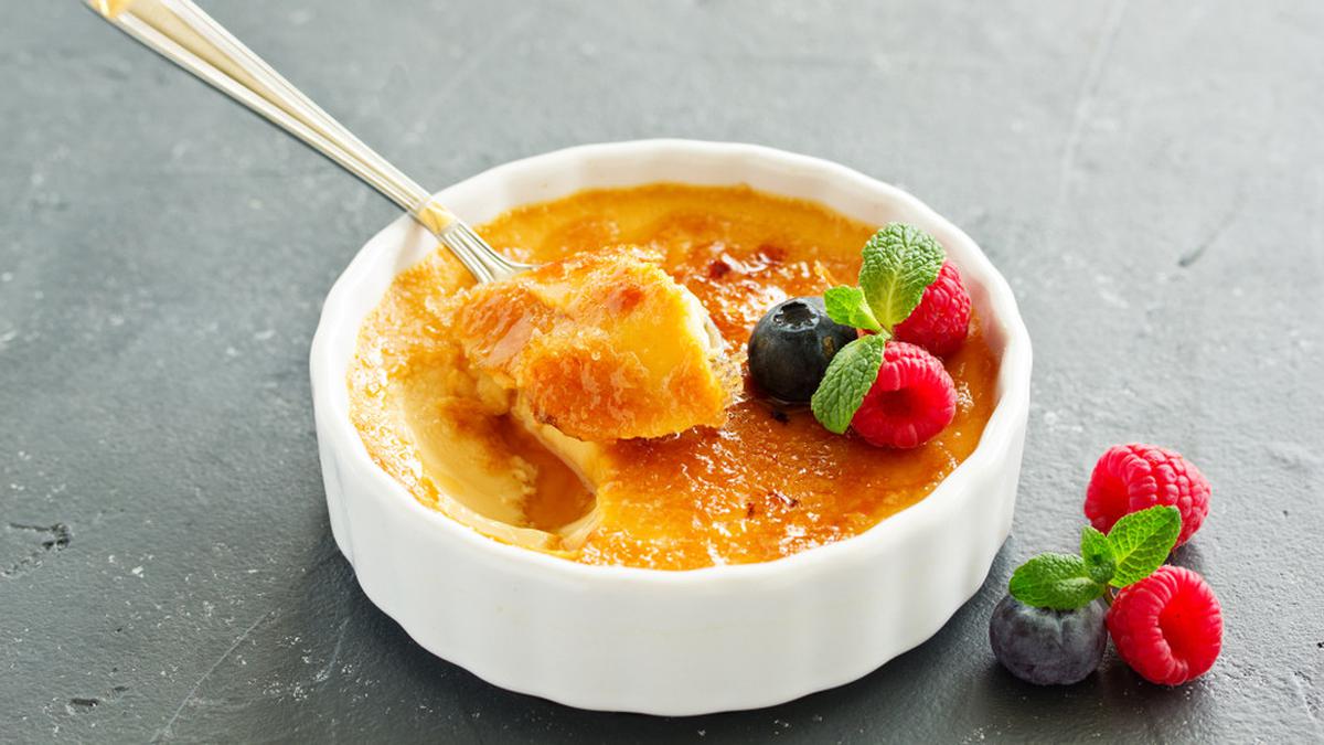 Resep Creme Brulee 5 Bahan Simpel dan Lembut - Food Fimela.com