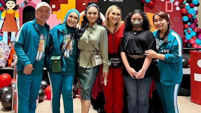 7 Momen Ulang Tahun Putri Ayu Ting Ting Ke-8, Gelar Pesta Bertema Squid Game