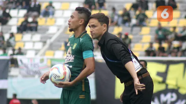 Pelatih Persebaya Surabaya, Paul Munster.