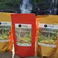 Beberapa kemasan Kopi Kunng Curug Orok yang siap dipasarkan (Liputan6.com/Jayadi Supriadin)