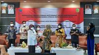 Wali Kota Palangkaraya melantik Avina Triani Almira sebagai Bunda Literasi Kota Palangkaraya. Pelantikan ini menjadi langkah awal dalam pengembangan budaya literasi di Kota Palangkaraya sebagai Smart City. (Liputan6.com/ Ist)