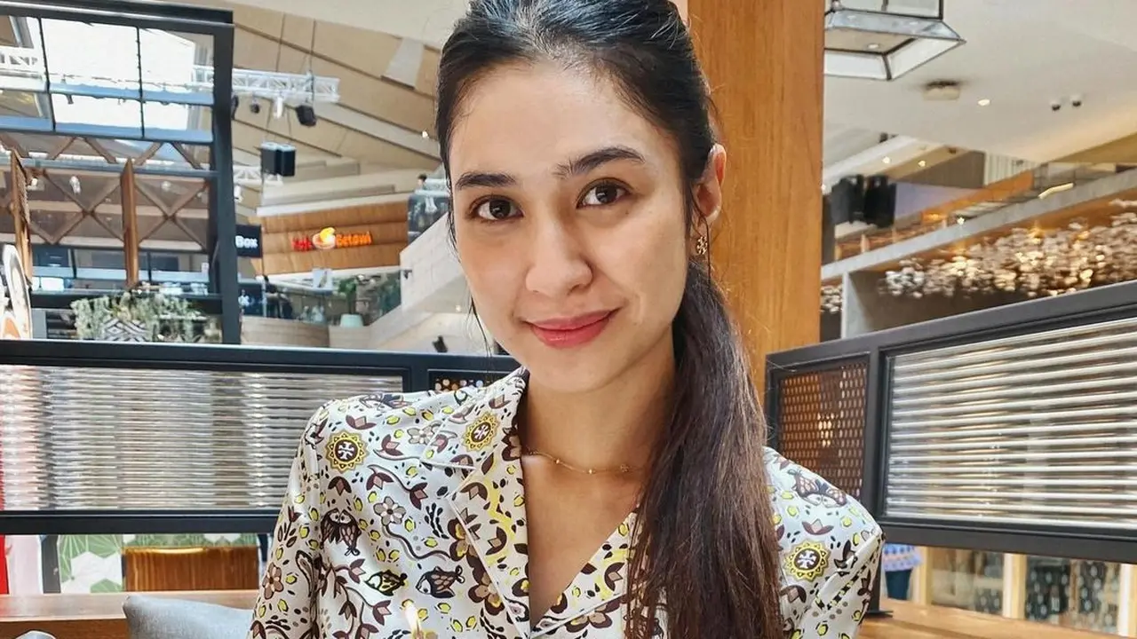 Mikha Tambayong Ultah Ke-29, Deva Mahenra Tulis Pesan Menyentuh untuk Sang istri