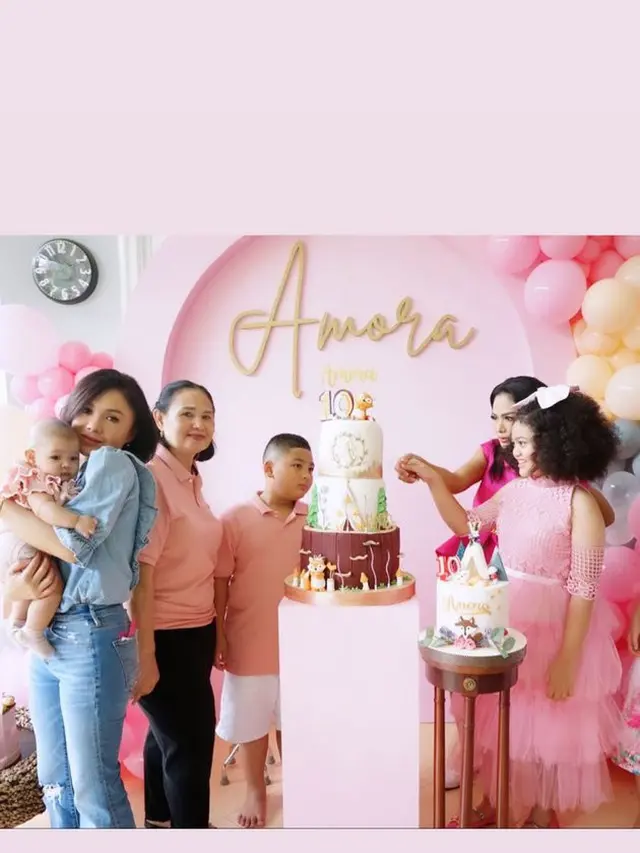 Jelang Usia Kepala Lima, Ini 6 Potret Kompak Krisdayanti dan Yuni Shara