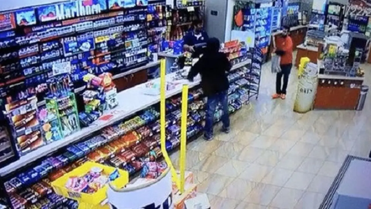 [Bintang] Pencuri