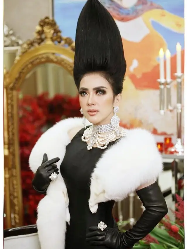 7 Potret Gaya Rambut Seleb Tak Biasa Ini Bikin Geleng Kepala