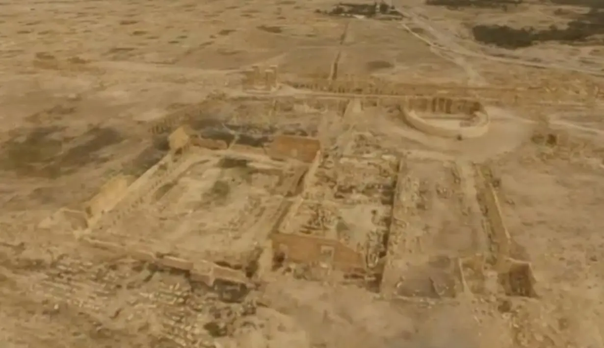 Pantauan udara dari kota bersejarah Palmyra di Homs Governorate, Suriah, 28 Maret 2016. Dikabarkan pula bahwa pedesaan sekitar Palmyra telah menjadi rumah bagi milisi bersenjata anti pemerintah. (REUTERS / Rossiya 24)