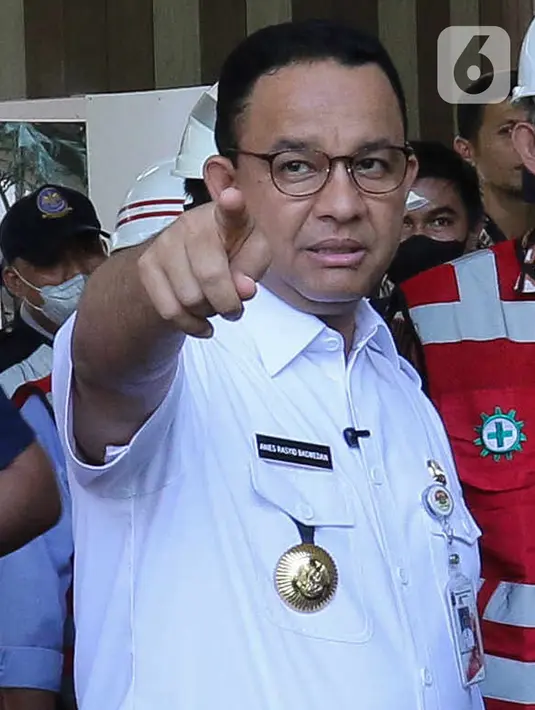 Gubernur DKI Jakarta Anies Baswedan saat soft launching fasilitas pejalan kaki dan pesepeda pada proyek pembangunan dan penataan kawasan Semanggi di Taman Semanggi, Jakarta, Rabu (12/10/2022). Pada saat dilakukan soft launching, progres pembangunan Taman Semanggi telah mencapai 85 persen. (Liputan6.com/Herman Zakharia)
