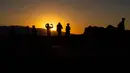 Meski hanya menempati porsi kecil di Death Valley, bukit-bukit pasir masih menjadi daya tarik lembah tersebut. Di sini, Anda harus mengunjungi Eureka Sand Dunes. Tak hanya karena menjulang tinggi, tetapi juga ada fenomena aneh yakni pasir 'bernyanyi'. (AP Photo/Ty ONeil)