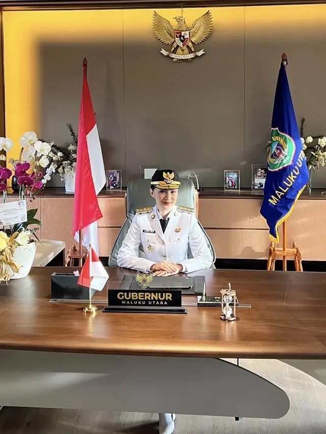 Sherly Tjonda Gubernur Terkaya dari Maluku Utara saat pelantikan.