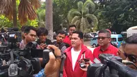 Ketua TKN Jokowi-Ma'ruf Erick Thohir memberi keterangan di Alun-alun Tangerang, Banten, Minggu (24/3/2019). (Liputan6.com/Hari Ariyanti)