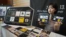 <p>Salah satunya, Kantor Pos Korea Selatan yang meluncurkan seri prangko spesial satu dekade boy group besutan BIGHIT MUSIC tersebut. Penjualan online prangko edisi spesial itu bahkan sudah habis sejak hari pertama dibuka. (AP Photo/Ahn Young-joon)</p>