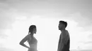 “Akhirnya kesampean photoshoot prewedding sambil workout ya,” tulis Olivia MasterChef. Momen prewedding ini dilakukan saat keduanya berada di Sumba Timur, Nusa Tenggara Timur.  (Liputan6.com/IG/olivia.mci8)
