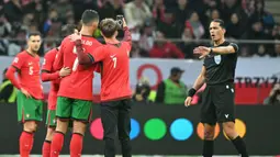 Pada menit ke-63, Cristiano Ronaldo ditarik keluar lapangan dan digantikan oleh Diogo Jota. (Sergei GAPON/AFP)