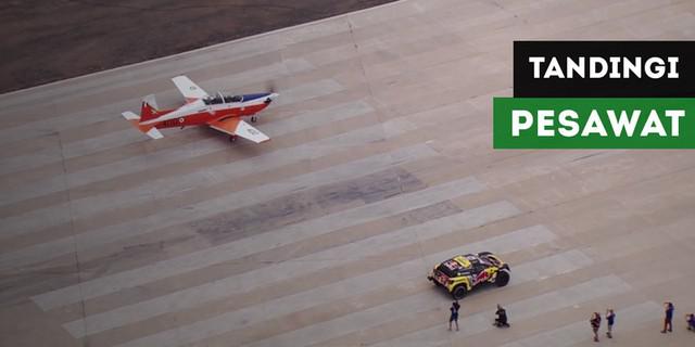 VIDEO: Sebastien Loeb dengan Mobil Reli Dakar Tandingi Kecepatan Pesawat