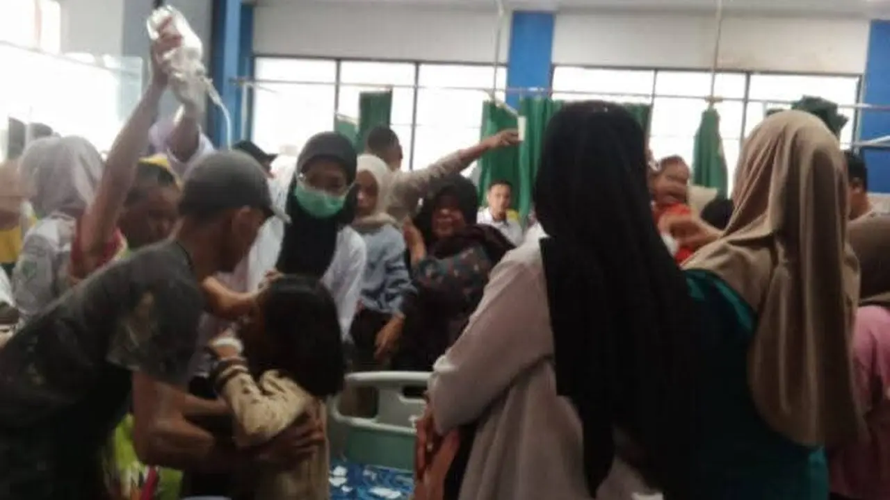 Ratusan pelajar dari beberapa sekolah di Kabupaten Lebong, Provinsi Bengkulu, dilarikan ke Rumah Sakit Umum Daerah (RSUD) setelah menyantap menu Makan Bergizi Gratis (MBG), Rabu (27/8/2025).