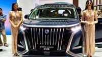 Tampilan Denza D9 di IIMS 2025.