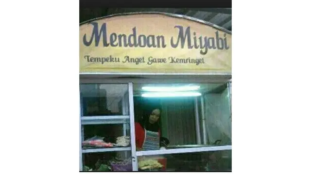 Pedagang Kreatif Ubah Gerobak Jualan Jadi Bahan Tawaan Pembeli