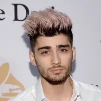 Penggemar Zayn Malik sontak dibuat terkejut dengan pemberitaan beredarnya video vulgar sesama jenis. Wajah pelaku dalam video tersebut mirip dengan wajah Zayn Malik. (AFP/Bintang.com)