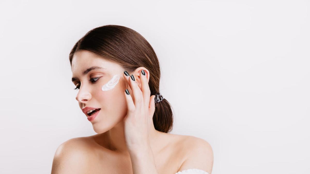 Dehidrasi Kulit di Cuaca Panas, Mengapa Tetap Haus Meski Berkeringat?