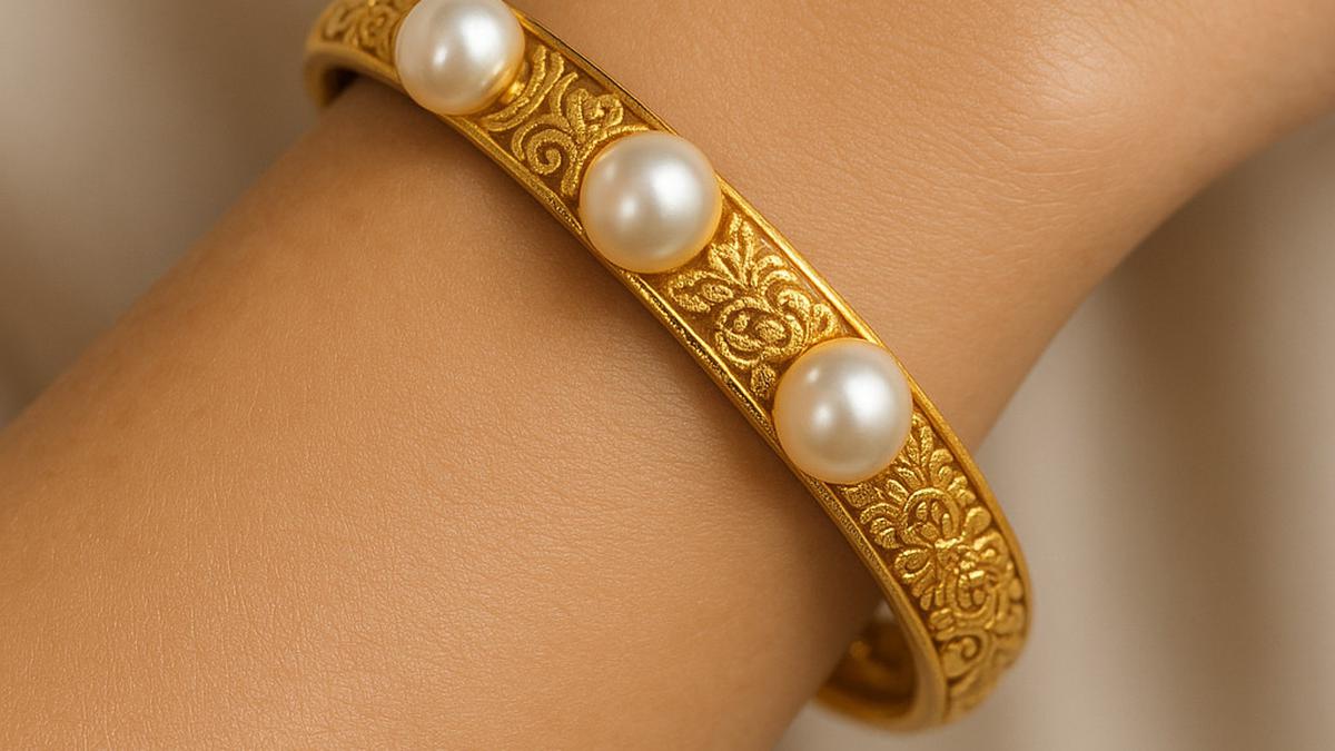 7 Model Gelang Emas Kombinasi Mutiara Classy, Tingkatkan Aura Berkelas