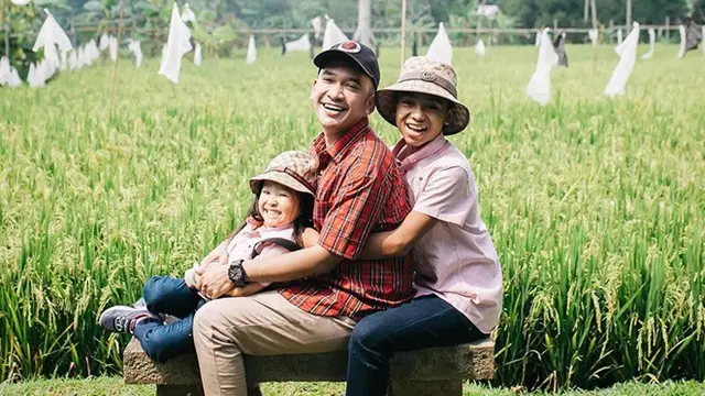 Ruben Onsu Tak Terima Foto Betrand Peto Diedit Berkepala Binatang, Ini 7 Potret Kedekatannya