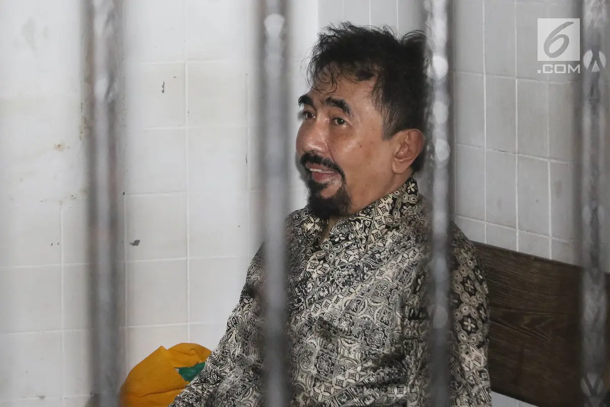 Gatot Brajamusti Jalani Sidang Kasus Senpi Ilegal