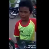 Sekarang giliran kamu yang dibuat tertawa oleh keahlian yang dimiliki oleh bocah ini. (Foto: Facebook.com)