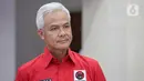 Gubernur Jawa Tengah Ganjar Pranowo bersama Sekretaris Jendral PDI Perjuangan Hasto Kristianto usai dipanggil di DPP PDIP, Jakarta, Senin (24/10/2022). PDI Perjuangan (PDIP) menjatuhkan sanksi terhadap Gubernur Jawa Tengah Ganjar Pranowo atas pernyataan siap menjadi calon presiden di Pilpres 2024 dalam sebuah wawancara dengan media. (Liputan6.com/Faizal Fanani)