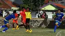 Persija Jakarta melakukan laga uji coba melawan Cilegon United di lapangan Mako Brimob, Depok, Jawa Barat, Rabu (14/1/2015). (Liputan6.com/Miftahul Hayat)