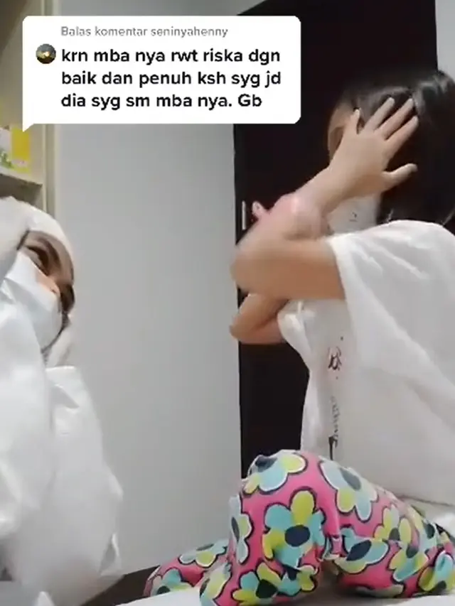 Kedekatan bocah pejuang COVID-19 bersama nakes yang merawatnya.