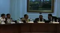 Segmen 2: Kisruh Parpol hingga Paket Kebijakan Ekonomi