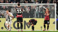 Ekspresi skuad AC Milan usai Christian Pulisic gagal menjebol gawang Juventus lewat titik penalti&nbsp;di pekan ke enam Serie A 2025/2026 di Allianz Stadium, Senin (06/10/2025). (Marco Alpozzi/LaPresse via AP)