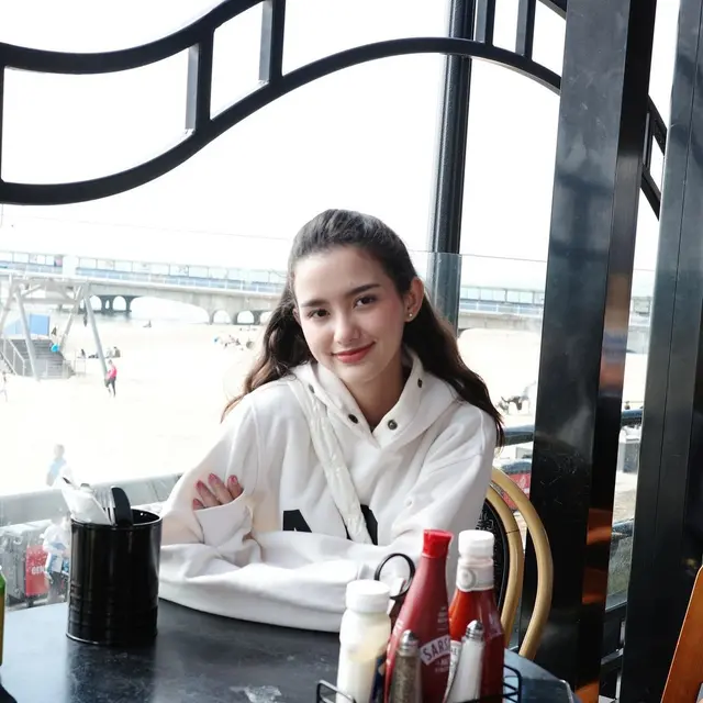 6 Potret Sarah Menzel di Inggris, Belum Sebulan Azriel Sudah Ungkap Rindu