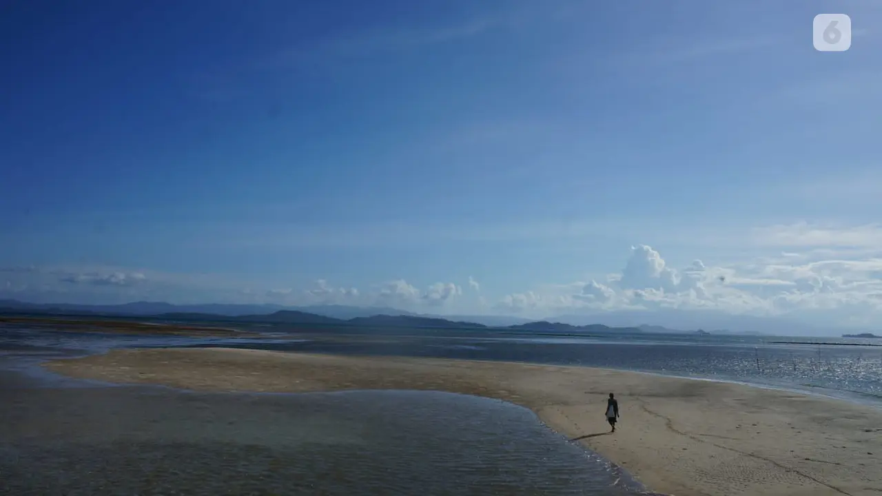 pantai logpon Gorontalo