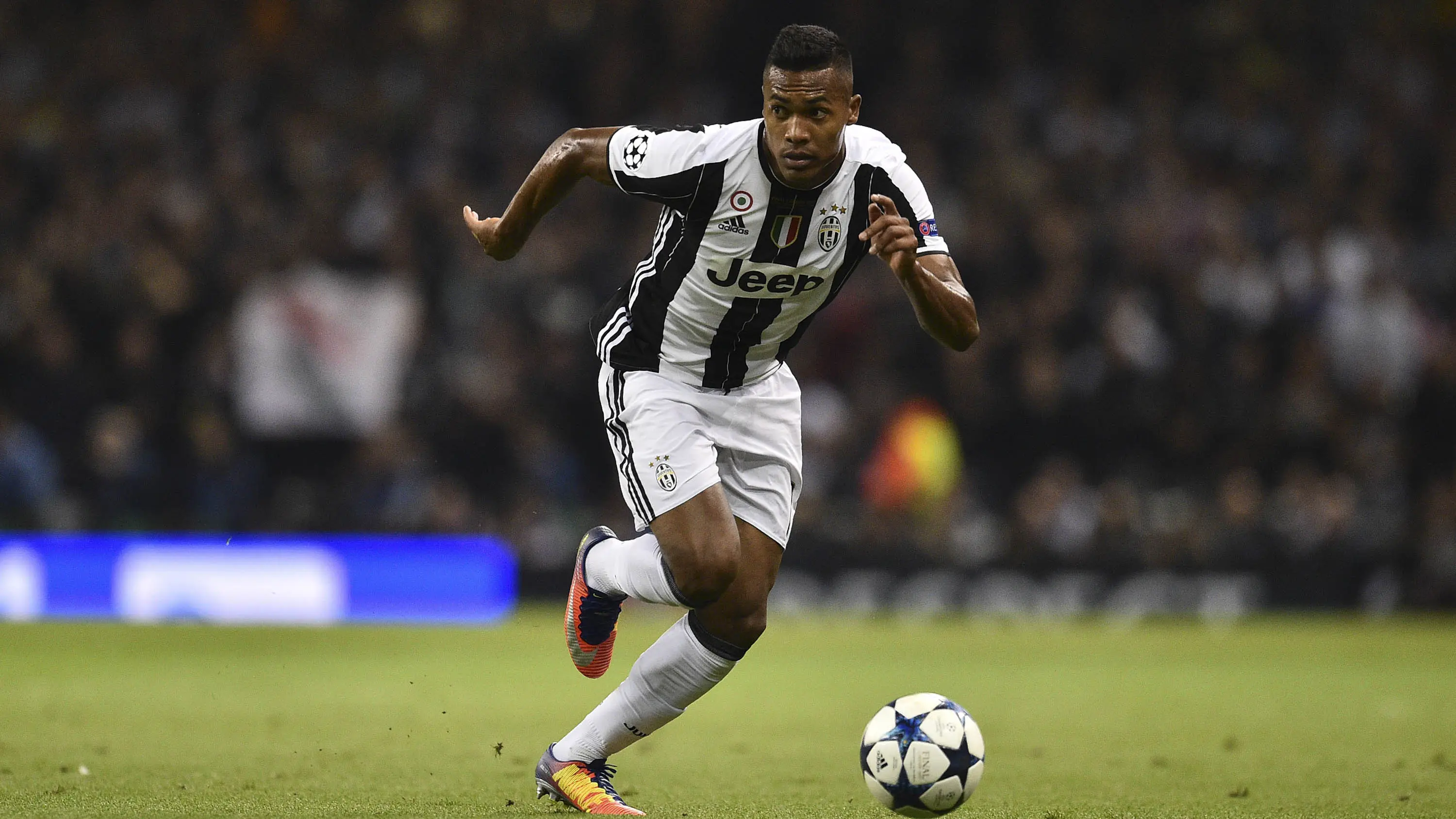 Bek Juventus Alex Sandro. (AFP/Glyn Kirk)