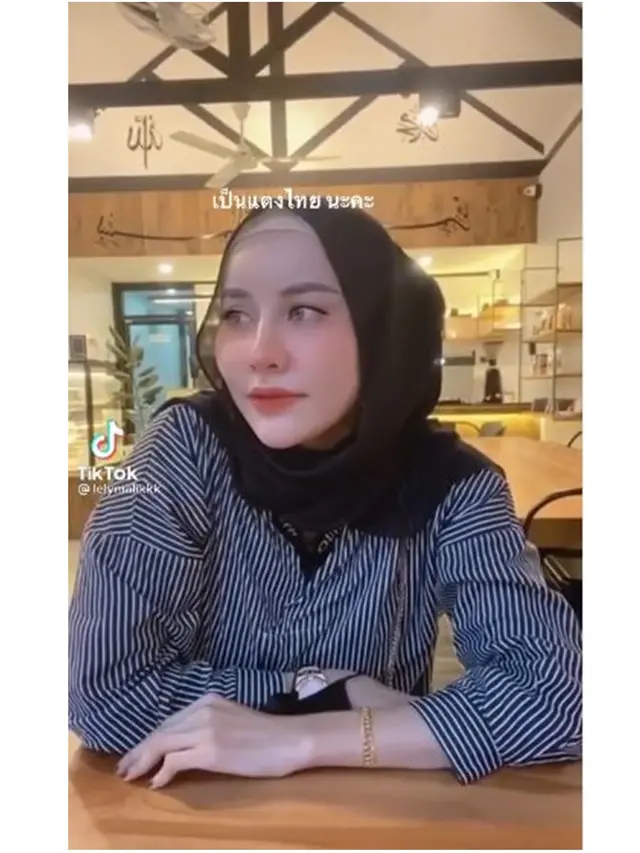 Perempuan Ini Disebut Mirip Tangmo Nida Versi Berhijab, 6 Potretnya Memesona