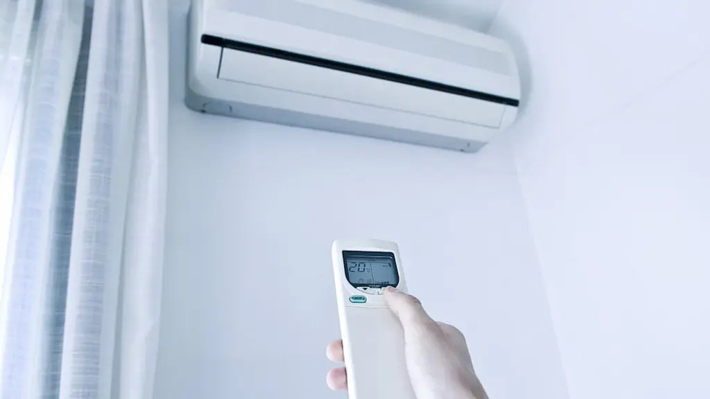 Ilustrasi mengatur Air Conditioner | Via: abc.news.go.com