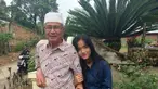 Foto-foto kenangan itu juga mengingatkan Fuji pada jarangnya ia bertemu dengan sang kakek. Dalam unggahannya pada 11 Februari 2022, Fuji menyebut bahwa ia dan Pak Gaek terakhir bertemu dua tahun lalu. Kala itu, ketika akhirnya bisa bertemu kembali, kondisi kakeknya sudah menurun hingga tak lagi bisa mengenalinya, namun pertemuan itu tetap berarti bagi Fuji. (Liputan6.com/IG/@fuji_an)