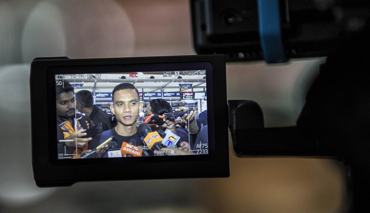 Striker Penang FA, Mohd Faiz Subri, menjadi pemberitaan media dunia karena berhasil meraih penghargaan FIFA Puskas Award 2016 berkat gol indahnya di Liga Malaysia. (EPA/Ahmad Yusni)