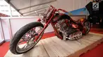 Salah satu motor custom yang dipamerkan pada Indonesia International Motor Show 2018 di JIExpo, Jakarta, Kamis (19/4). IIMS 2018 diselenggarakan hingga 29 April mendatang. (Liputan6.com/Helmi Fithriansyah)