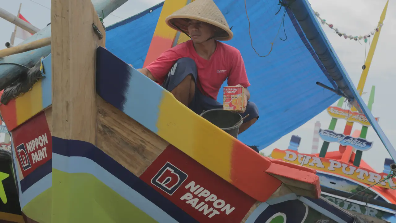 Cerita Para Nelayan Dapat Bantuan Cat Gratis Untuk Kurangi Biaya Perawatan