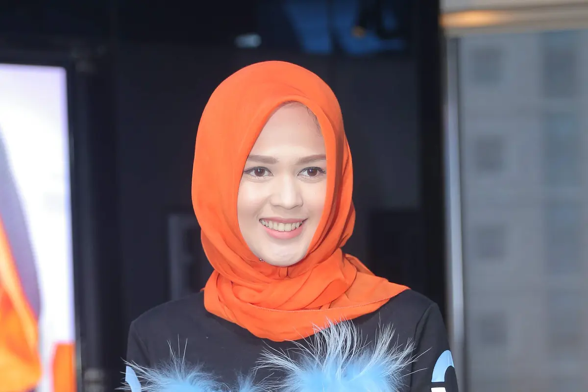 [Bintang] Cut Meyriska