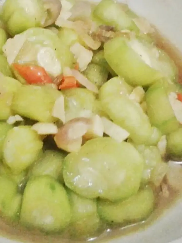 Tumis Oyong dan Bawang Putih